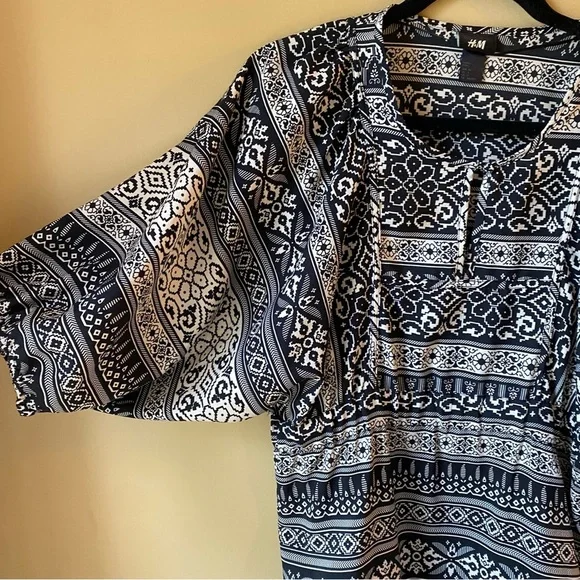 H&M Black and Cream Boho Balloon Sleeve Dress Size 4 - Picture 3 of 9